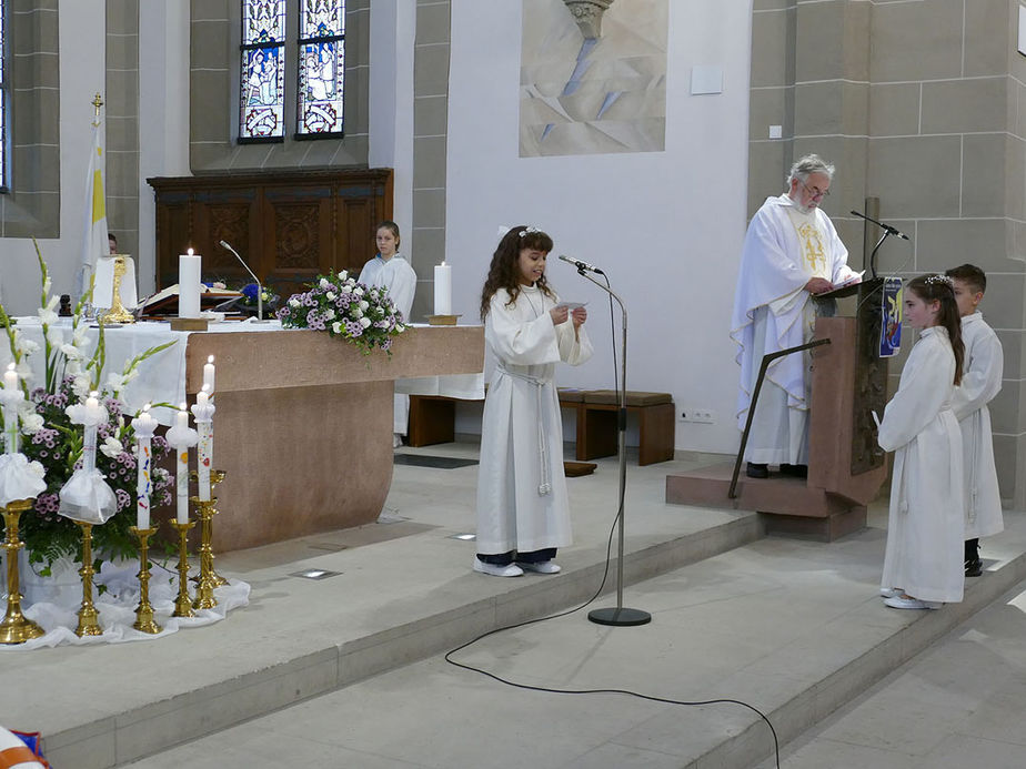 Feier der 1. Heiligen Kommunion in Sankt Crescentius (Foto: Karl-Franz Thiede)